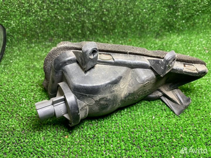 Поворотник правый от Honda ST1100 Pan-European 334