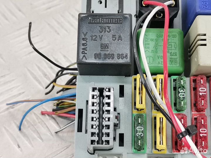 Блок предохранителей Opel Astra F рест. 1997