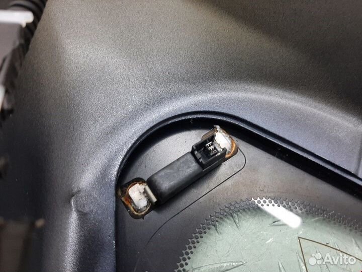 Стекло кузовное боковое правое Toyota Avensis