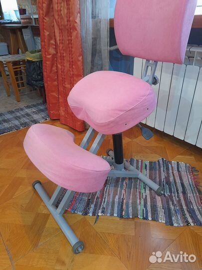 Эргономичный коленный стул 