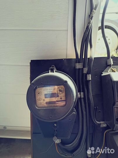 Счетчик электрический с выключателями