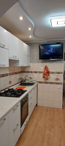 2-к. квартира, 54 м², 2/5 эт.