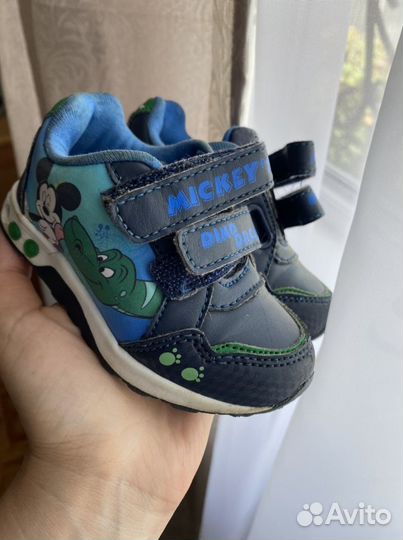 Кроссовки на мальчика