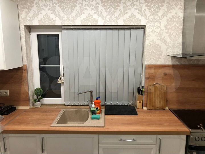 Комната 33 м² в 1-к., 1/2 эт.