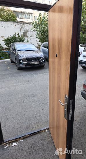 Дверь входная металлическая