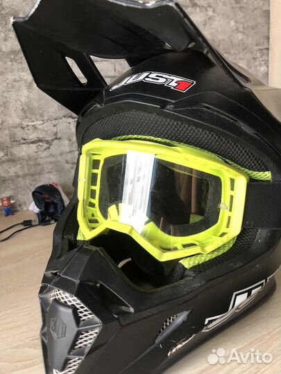 Кроссовый шлем just 1