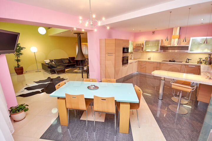 Дом 500 м² на участке 20 сот.