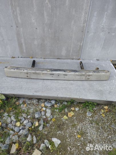 Усилитель переднего бампера в сборе vоlvo 760 740