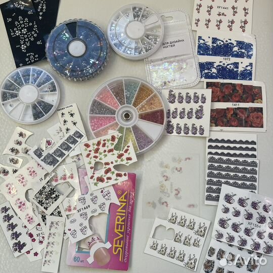 Стразы, наклейки для ногтей