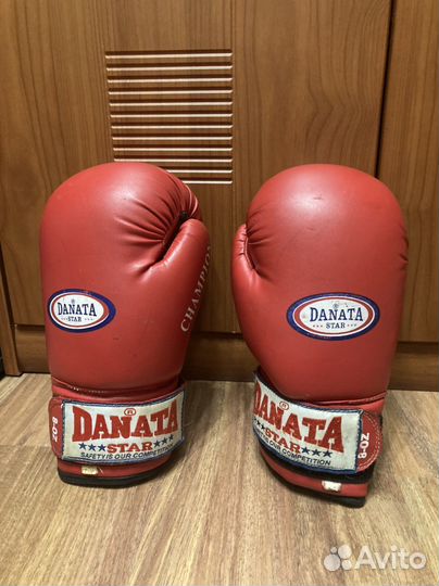 Боксерские перчатки