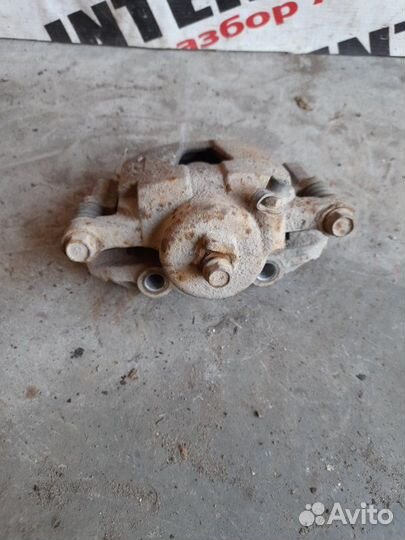 Суппорт передний правый Zaz Chance 2008