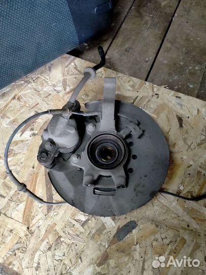 Кулак поворотный правый Лада гранта 2016 год