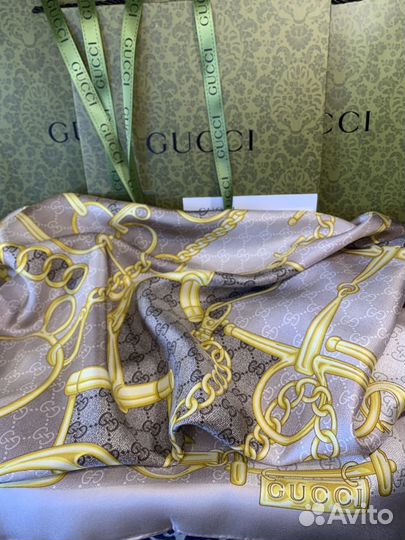 Шёлковый платок Gucci в брендовой упаковке