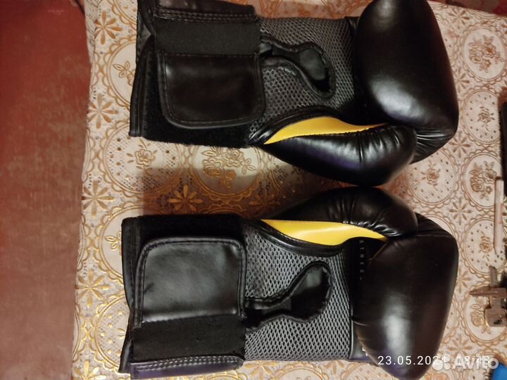 Боксерские перчатки everlast