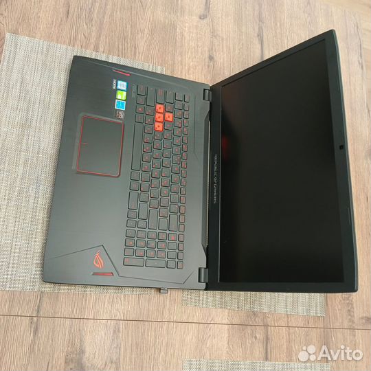 Asus 17.3/120гц/I7-7700HQ/12GB/500GB/1070-8GB