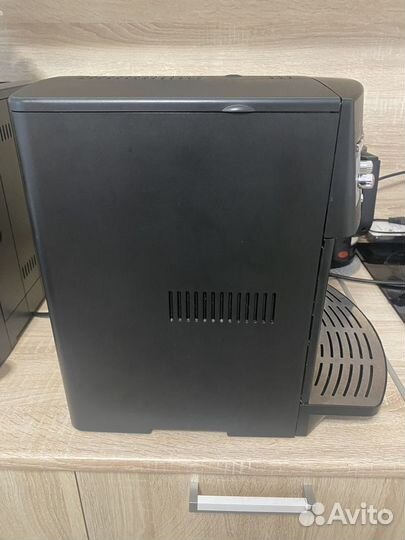 Кофемашина Delonghi Magnifica esam 3000