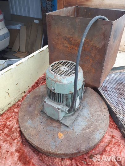 Зернодробилка