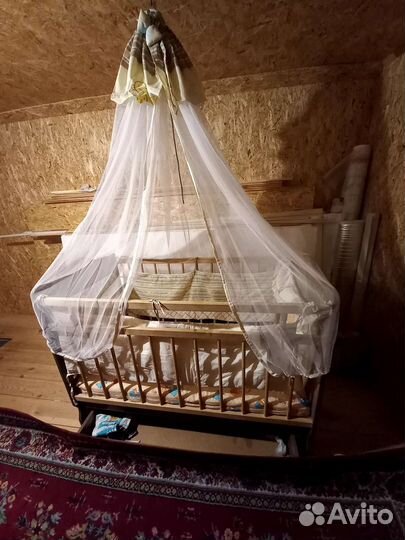 Детская кроватка