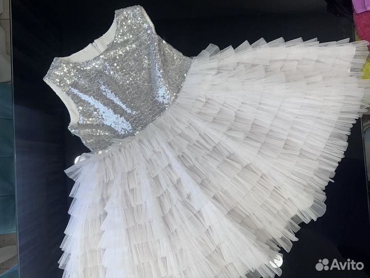 Нарядное платье для девочки 128-134