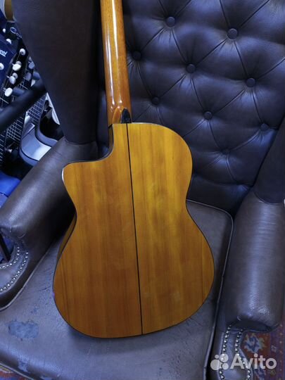 Новая классическая гитара с вырезом