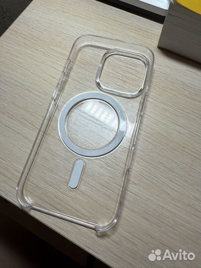 Чехлы на iPhone 16 Pro