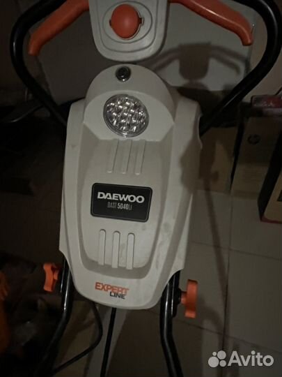 Снегоуборочная машина аккумуляторная