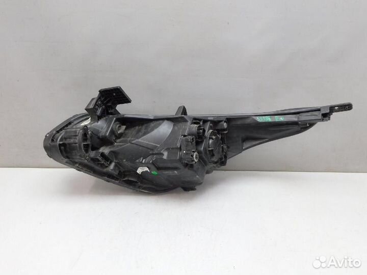 Фара правая Kia Rio