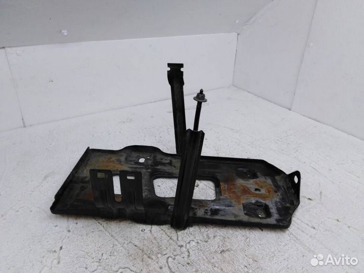 Кронштейн аккумулятора A2216201218