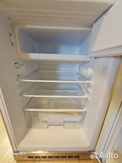 Стильный холодильник smeg