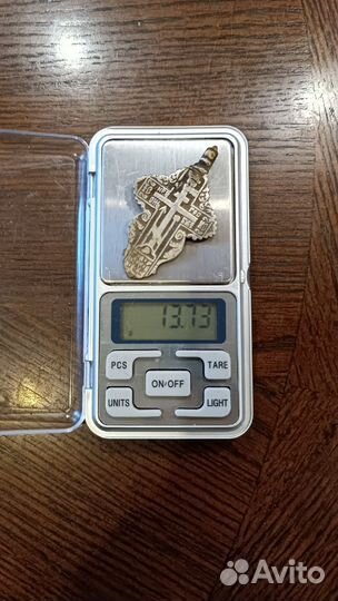 Старинный нательный крест -лепесток