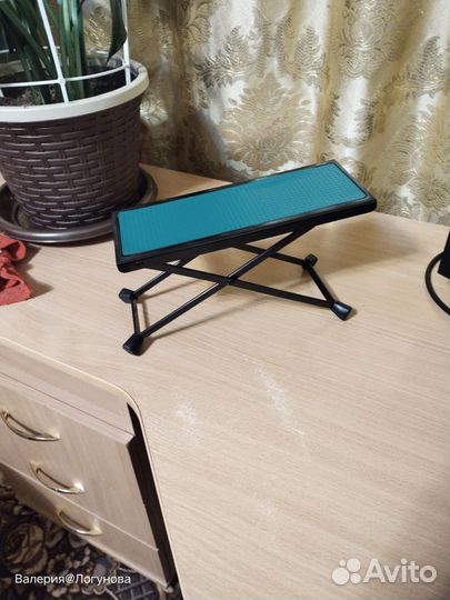 Подставка для нот и поднога для гитариста