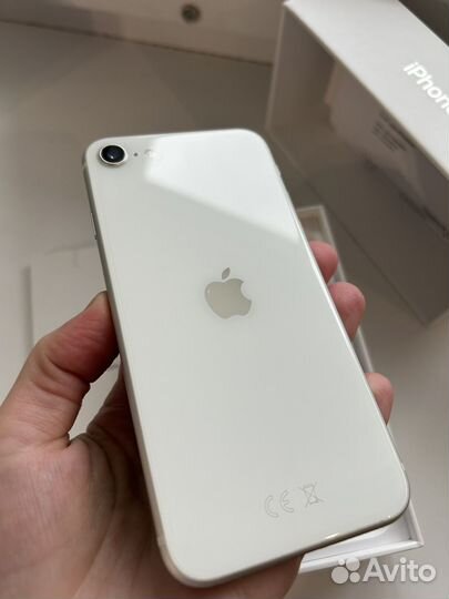 iPhone SE, 64 ГБ