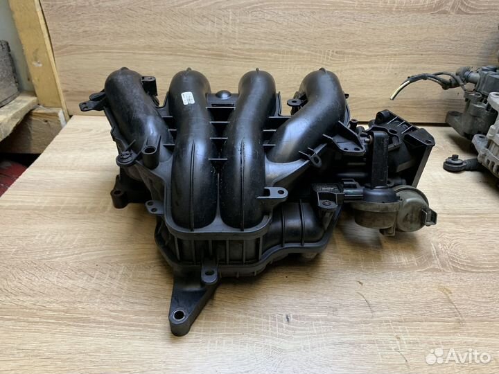 Коллектор впускной Ford Focus 2 1.8-2.0
