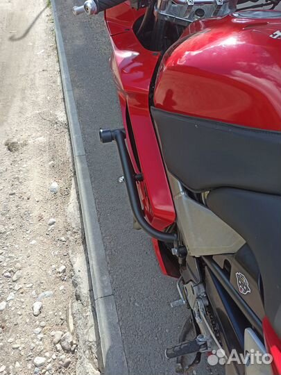 Защитные дуги на мотоцикл Honda VFR800 (RC46)