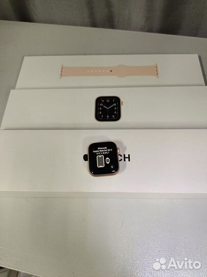 Смарт-часы Apple Watch SE 40mm Gold id:ro