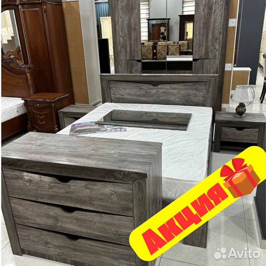 Спальный гарнитур