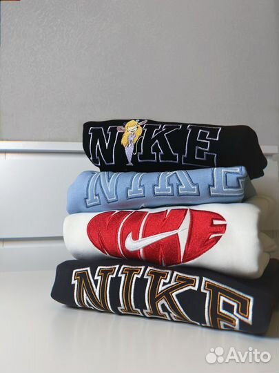 Вышивка на толстовке (на худи, свитшотах)