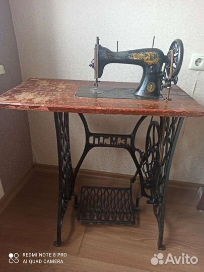 Швейная машина Singer