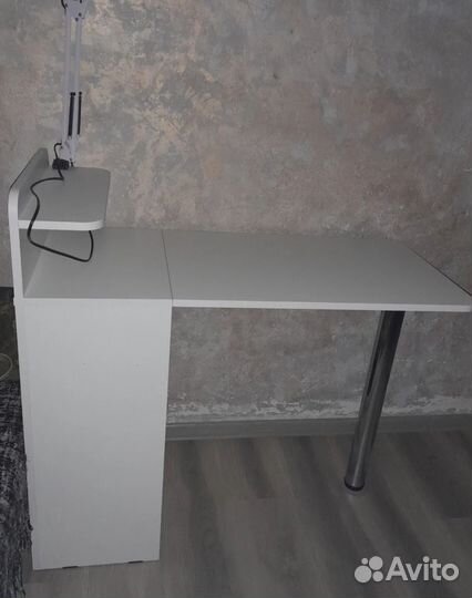 Маникюрный стол складной