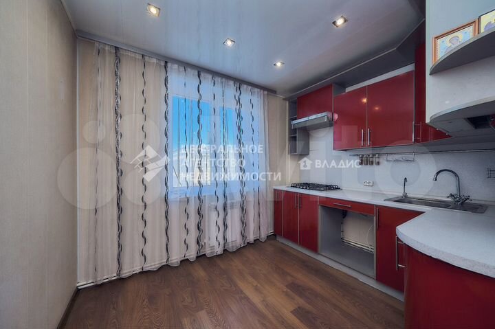 2-к. квартира, 53 м², 3/3 эт.