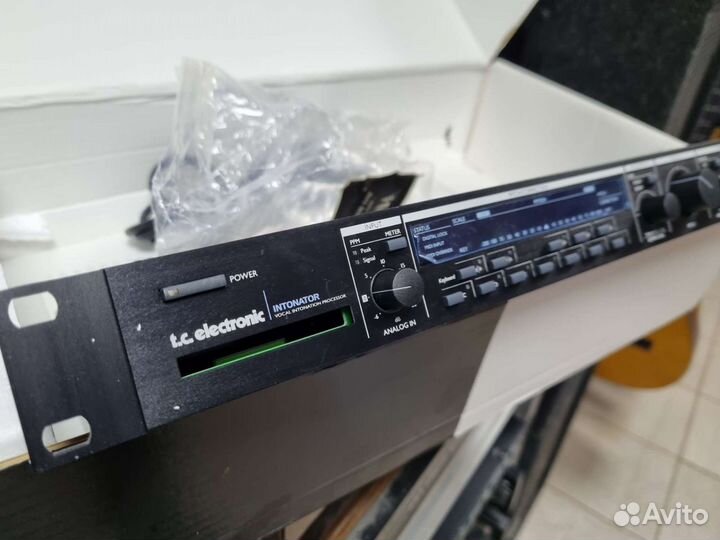 Вокальный процессор TC Electronic Intonator