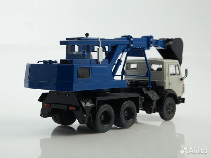 Масштабная модель Экскаватор эо-3532 (камаз-5511)