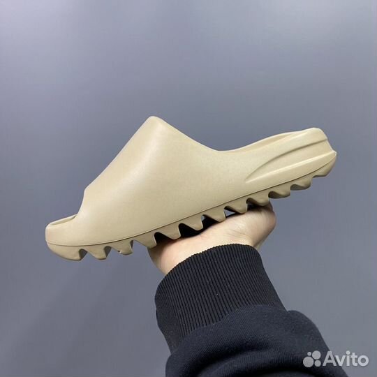 Шлепанцы Yeezy Slide 