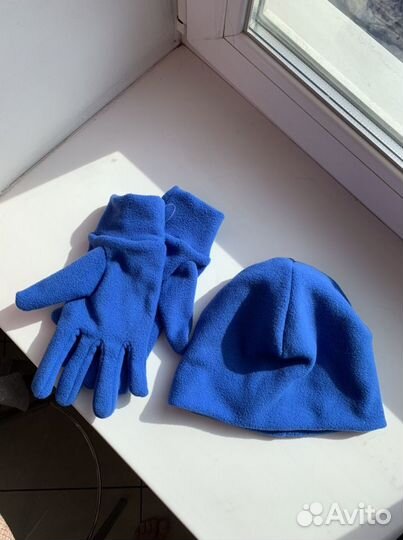 Шапочка и перчатки новые из флиса