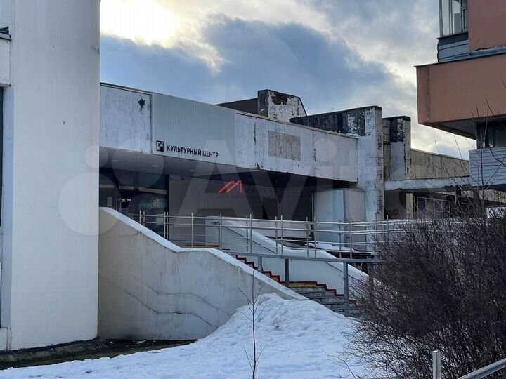 Продам торговое помещение, 738 м²