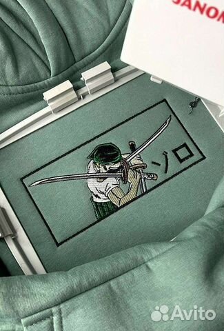 Вышивка машинкой логотипов на одежде