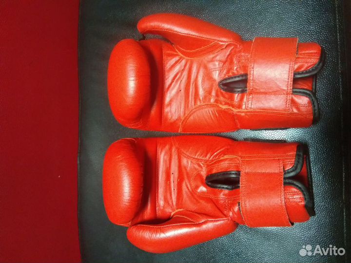 Кожаные перчатки