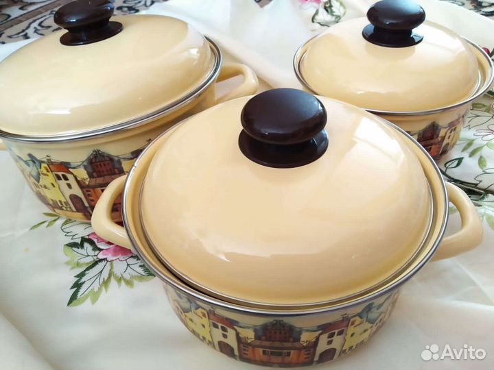 Набор кастрюль