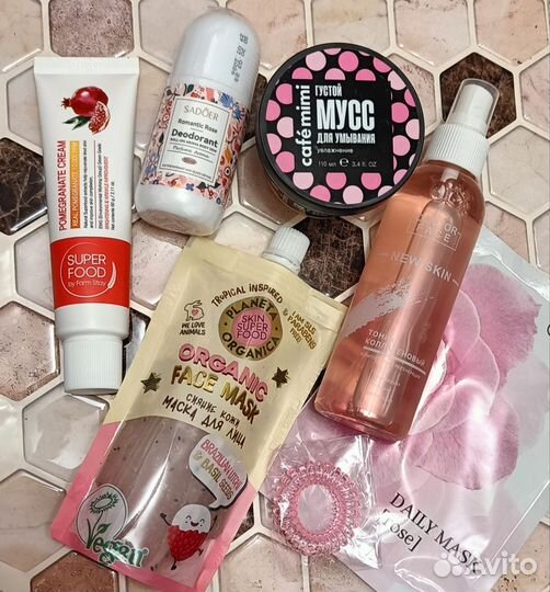 Подарочный бокс косметика для девушек