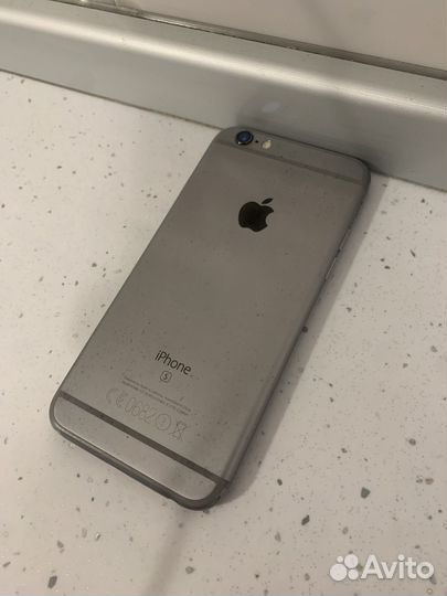 iPhone 6S, 32 ГБ